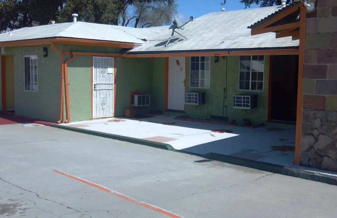 Travel Eagle Inn Motel-1